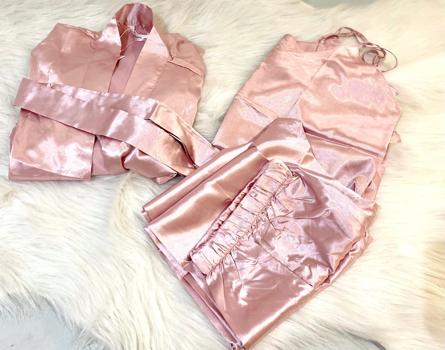 Pyjama Satin 2 pièces rose poudré & 3 pièces nude & rose fushia