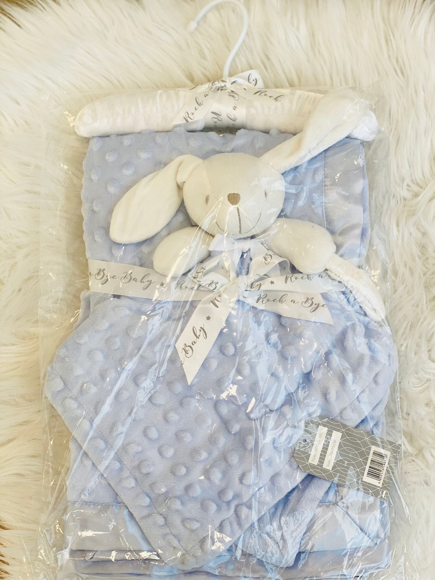 Cintre avec doudou & plaid à personnaliser