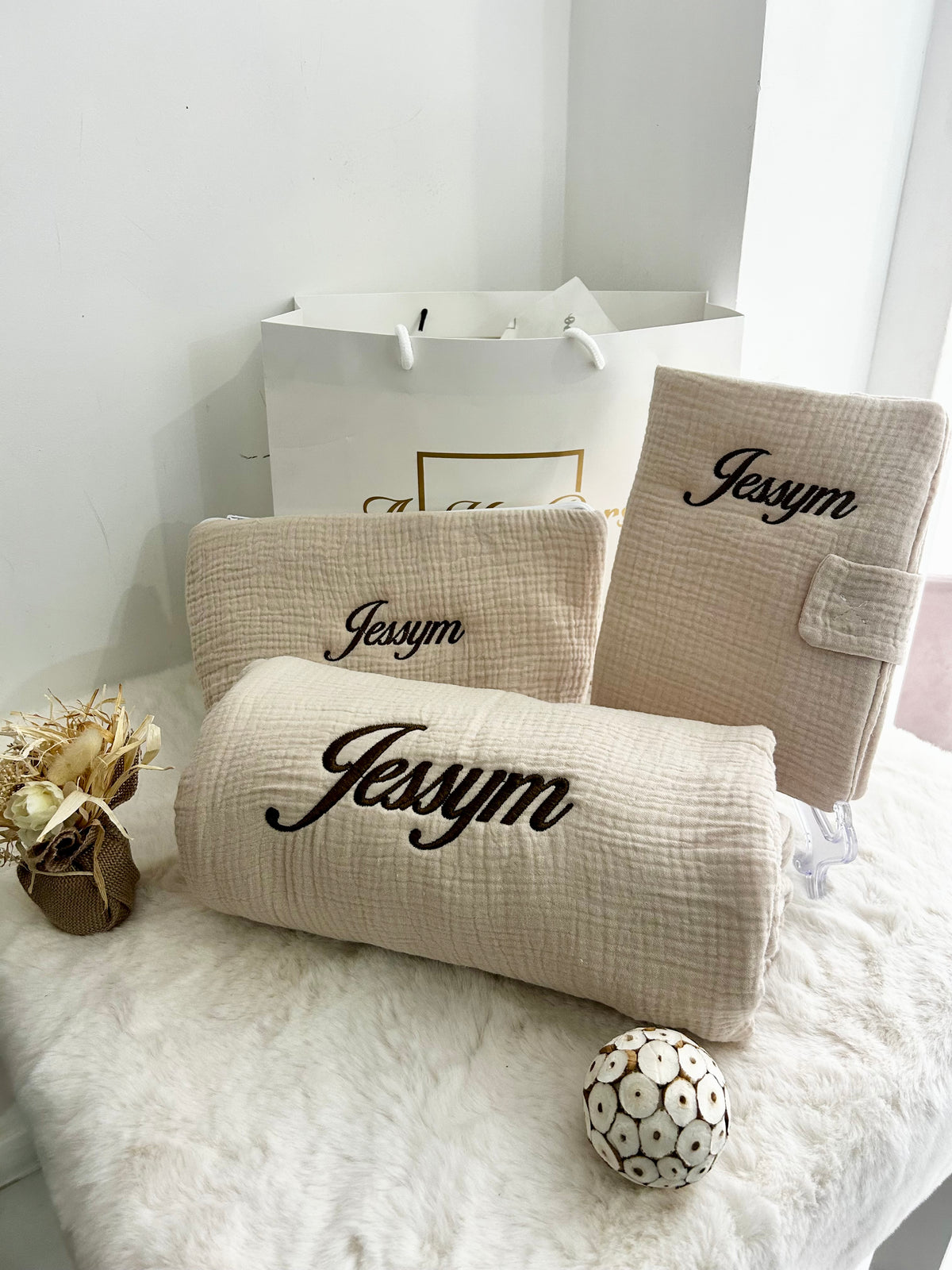 Box bébé personnalisée en gaze de coton prête à offrir