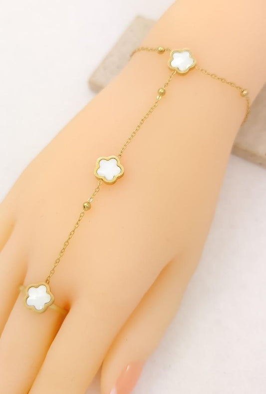 Bracelet de Main Doré en Acier – Motif Fleurs