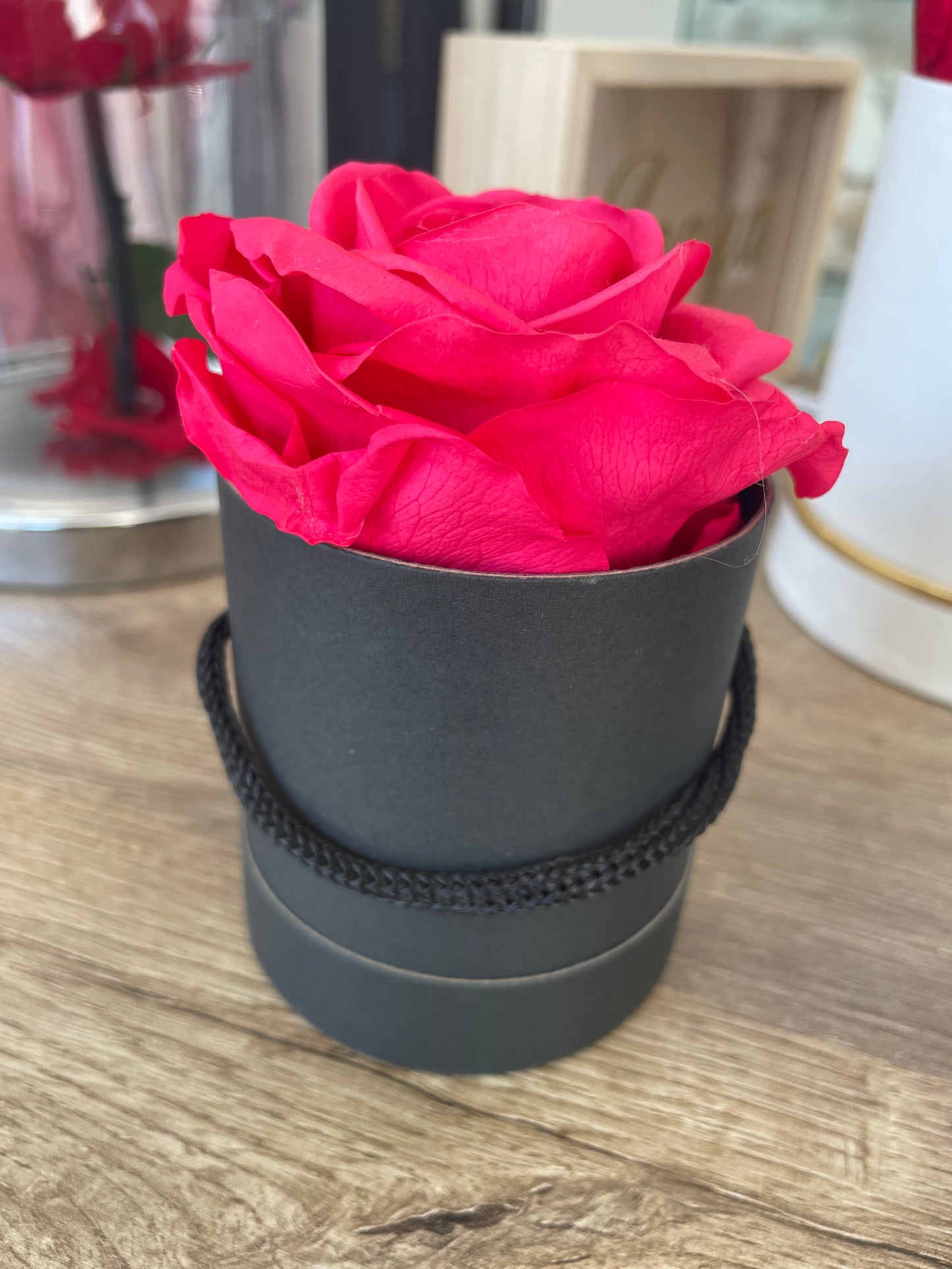 Petit pot personnalisé avec rose éternelle